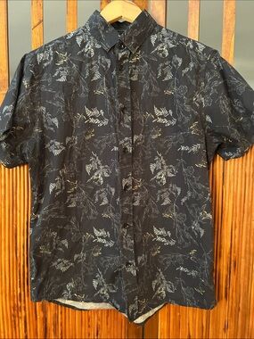 Men's Short-Sleeve Dark Navy Floral Button-Up Shirt